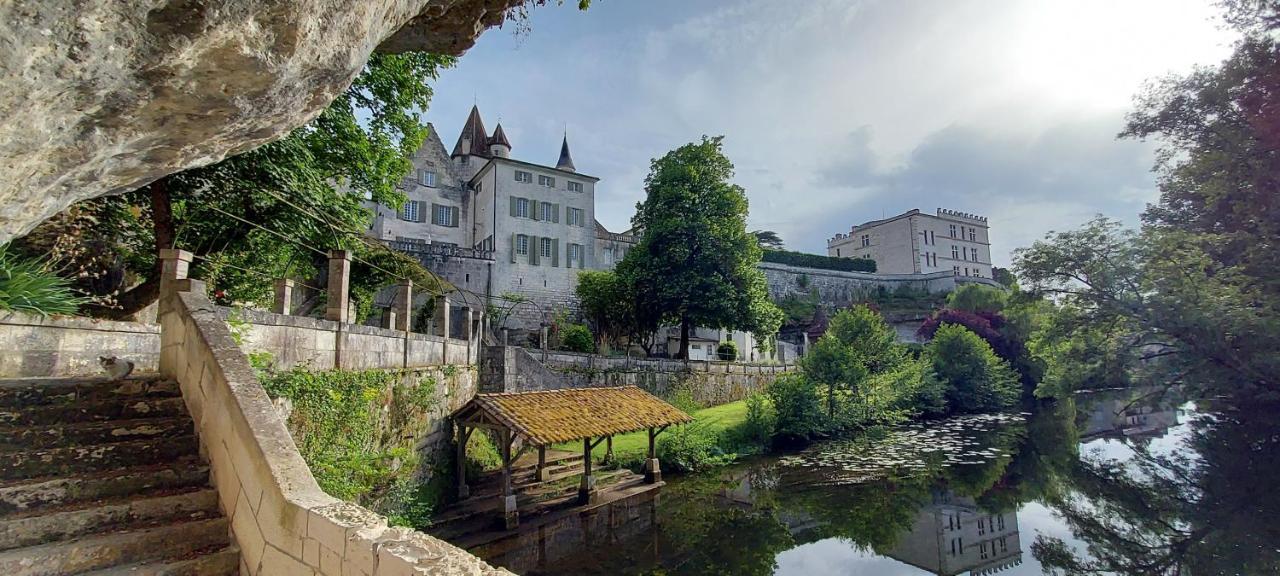 Chateau Des Senechaux, Bourdeilles Exterior photo