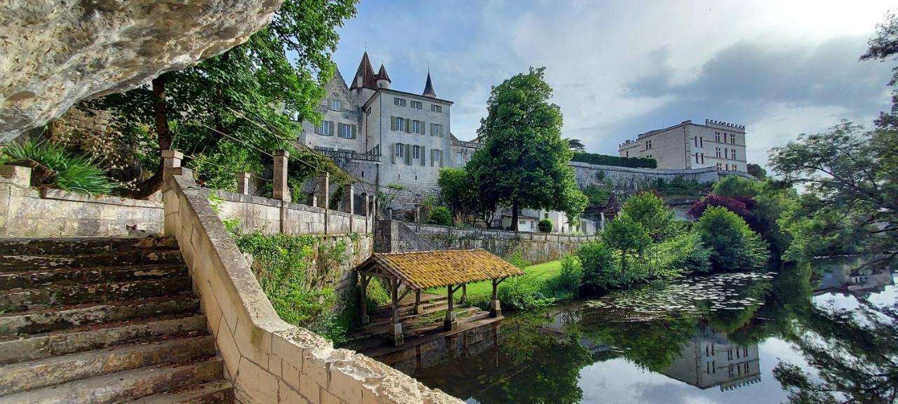 Chateau Des Senechaux, Bourdeilles Exterior photo